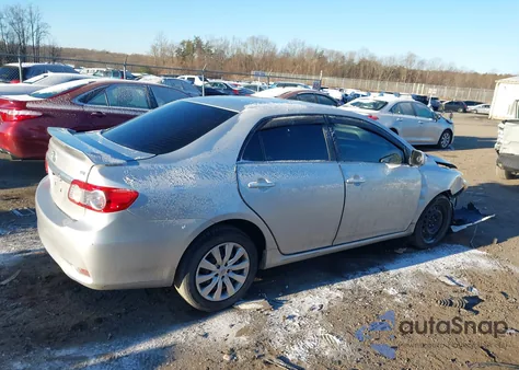 2013 Toyota Corolla Le z USA, uszkodzony, nr VIN 5YFBU4EE3DP157767